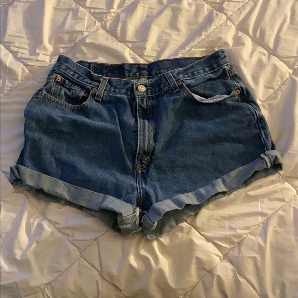 Levi’s cut off hemmed shorts